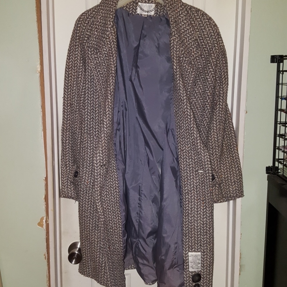 Coat - Picture 3 of 8